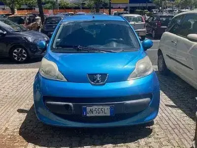 Usata Peugeot 107 68 CV (50 kW) 2008 Blu Utilitaria