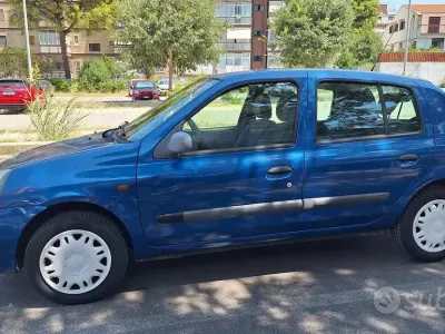 Usata Renault Clio II 58 CV (42 kW) 2008 Bluazzurro Berlina