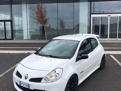 Käytetty Renault Clio II R.S. 200 HP (147 kW) 2008 Valkoinen Sedan