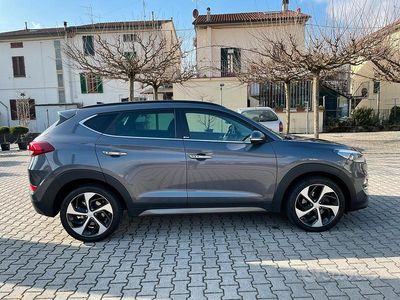 Usata Hyundai Tucson Xpossible 136 CV (100 kW) 2016 Grigio SUV