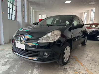 Usata Renault Clio II Dynamique 98 CV (72 kW) 2006 Nero Berlina