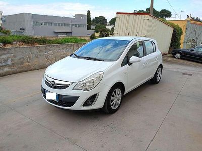 Usata Opel Corsa Edition 86 CV (63 kW) 2012 Bianco Utilitaria