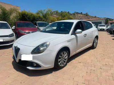 Usata Alfa Romeo Giulietta 120 CV (88 kW) 2017 Bianco Utilitaria
