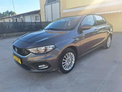 Usata Fiat Tipo Lounge 95 CV (69 kW) 2016 Grigio Berlina