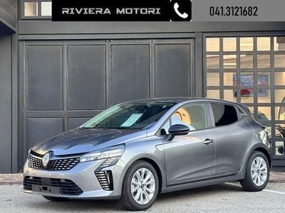 Nuova Renault Clio V Evolution 101 CV (74 kW) 2025 Grigio scuro Berlina