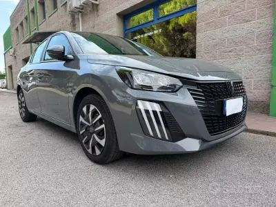 Usata Peugeot 208 75 CV (55 kW) 2024 Grigio Utilitaria