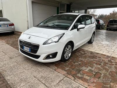 Usata Peugeot 5008 Active 120 CV (88 kW) 2016 Bianco Monovolume