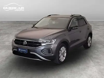 Usata VW T-Roc Edition 116 CV (85 kW) 2024 Grigio SUV