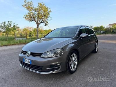 Używany VW Golf VII Highline 122 KM (89 kW) 2014 Szary Sedan/Limuzyna