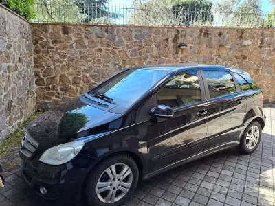 Usata Mercedes B180 Executive 116 CV (85 kW) 2010 Nero Monovolume