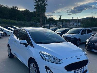 Usata Ford Fiesta Trend 85 CV (62 kW) 2019 Bianco Utilitaria