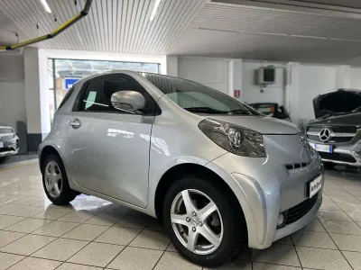 Usata Toyota iQ 68 CV (50 kW) 2009 Argento Utilitaria