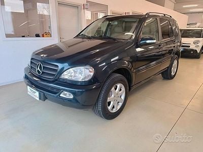 Usata Mercedes ML270 SE 163 CV (119 kW) 2004 Blu SUV