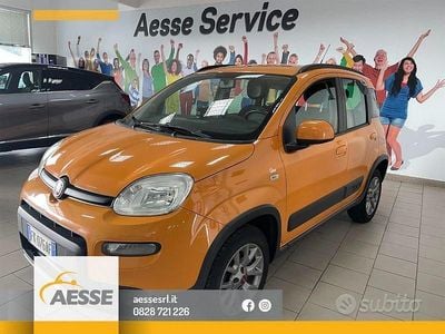 Usata Fiat Panda 4x4 S 86 CV (63 kW) 2017 Arancione pastello Utilitaria
