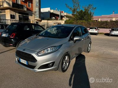 Usata Ford Fiesta Titanium 75 CV (55 kW) 2014 Grigio Utilitaria