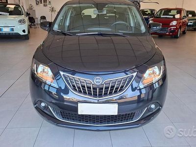 Usata Lancia Ypsilon Gold 70 CV (51 kW) 2022 Nero Utilitaria