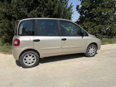 Usata Fiat Multipla 103 CV (75 kW) 2007 Giallo Monovolume
