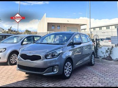 Usata Kia Carens 116 CV (85 kW) 2015 Grigio metallizzato Monovolume