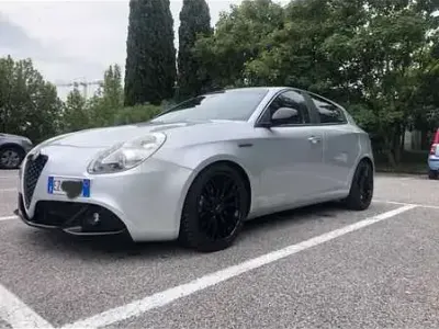 Usata Alfa Romeo Giulietta Sprint 105 CV (77 kW) 2015 Utilitaria