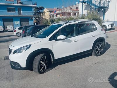 Usata Peugeot 2008 100 CV (73 kW) 2018 Bianco SUV