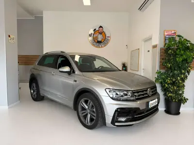 Usata VW Tiguan R-line 116 CV (85 kW) 2018 Grigio SUV