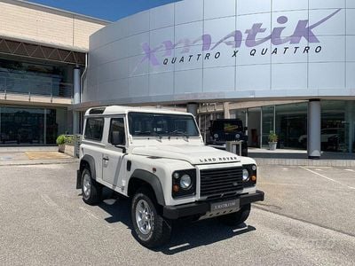 Usata Land Rover Defender 122 CV (89 kW) 2008 Bianco Station wagon