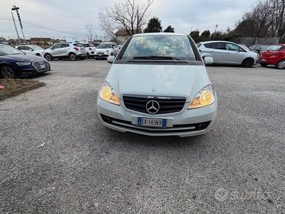 Bianco Usata 2011 Mercedes A150 Avantgarde Berlina | 4100 € (Buon prezzo)