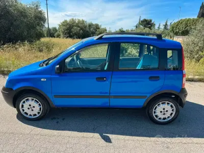 Käytetty Fiat Panda 69 HP (50 kW) 2006 Sininen Viistoperä