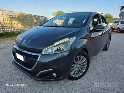 Usata Peugeot 208 Allure 82 CV (60 kW) 2016 Grigio Utilitaria