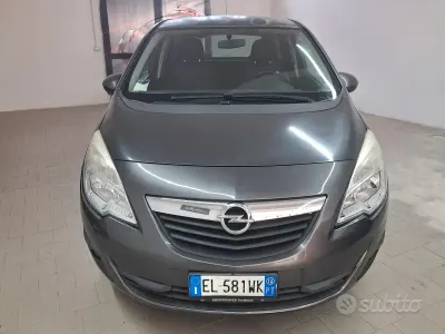 Usata Opel Meriva 95 CV (69 kW) 2012 Grigio Monovolume