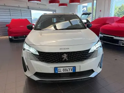 Usata Peugeot 5008 Allure 131 CV (96 kW) 2023 Bianco SUV