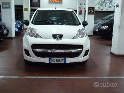 Usata Peugeot 107 68 CV (50 kW) 2010 Bianco Utilitaria