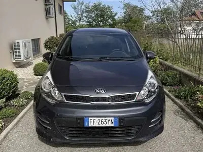 Usado Kia Rio 75 HP (55 kW) 2016 Citadino