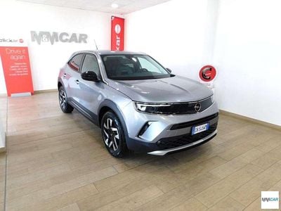 Usata Opel Mokka Elegance 110 CV (80 kW) 2023 Grigio chiaro SUV