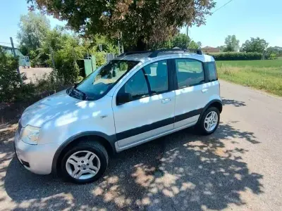 Usata Fiat Panda Climbing 60 CV (44 kW) 2008 Argento Utilitaria