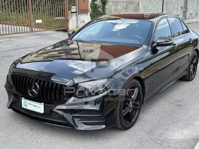 Usata Mercedes E220 AMG line 194 CV (142 kW) 2016 Nero Berlina