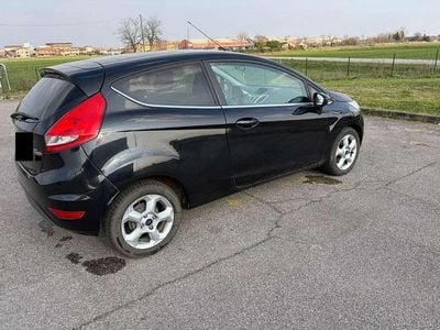 Usata Ford Fiesta Business Edition 97 CV (71 kW) 2011 Nero Utilitaria