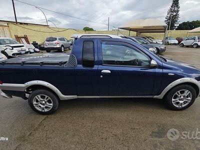 Usata Fiat Strada 2006 Blu