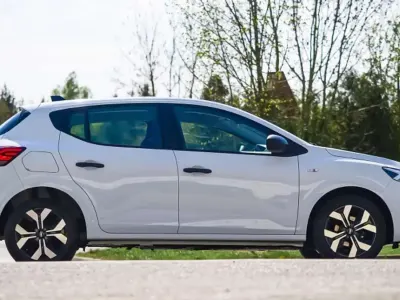 Nuova Dacia Sandero Journey 122 CV (89 kW) 2026 Argento Berlina
