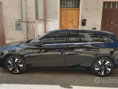Usata Opel Astra 131 CV (96 kW) 2022 Nero Utilitaria
