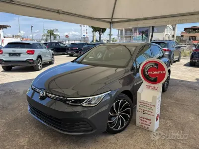 Usata VW Golf VIII Life 150 CV (110 kW) 2022 Grigio Berlina