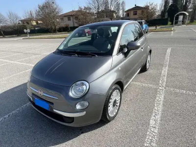Begagnad Fiat 500 Lounge 69 HK (50 kW) 2014 Grå Halvkombi
