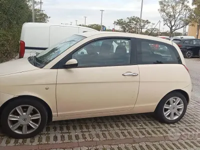 Usata Lancia Ypsilon 69 CV (50 kW) 2004 Giallo Utilitaria