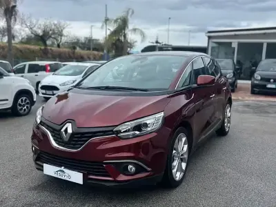 Usata Renault Scénic IV Zen 110 CV (80 kW) 2017 Rosso Monovolume