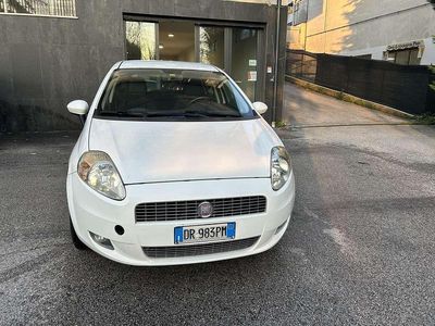 Usata Fiat Grande Punto Dynamic 77 CV (56 kW) 2008 Bianco Utilitaria