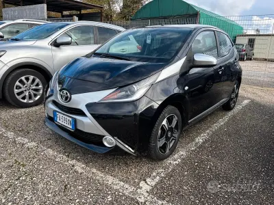 Usata Toyota Aygo Cool 69 CV (50 kW) 2015 Grigio Utilitaria