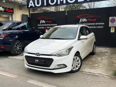 Usata Hyundai i20 Comfort 84 CV (61 kW) 2017 Grigio Berlina