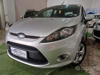 Usata Ford Fiesta Business Edition 97 CV (71 kW) 2012 Grigio Utilitaria