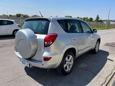 Begagnad Toyota RAV4 Luxury 177 HK (130 kW) 2007 Silver SUV