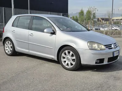 Usata VW Golf IV Comfortline 140 CV (102 kW) 2004 Argento Berlina